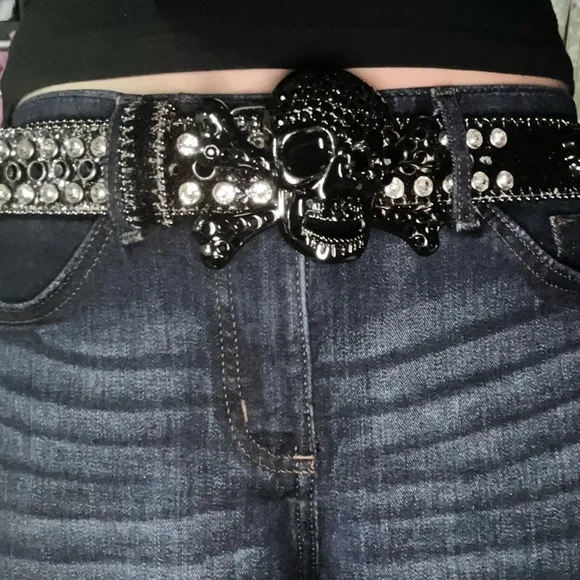 Black Skull Studded Rhinestone Belt - Picture 4 of 7